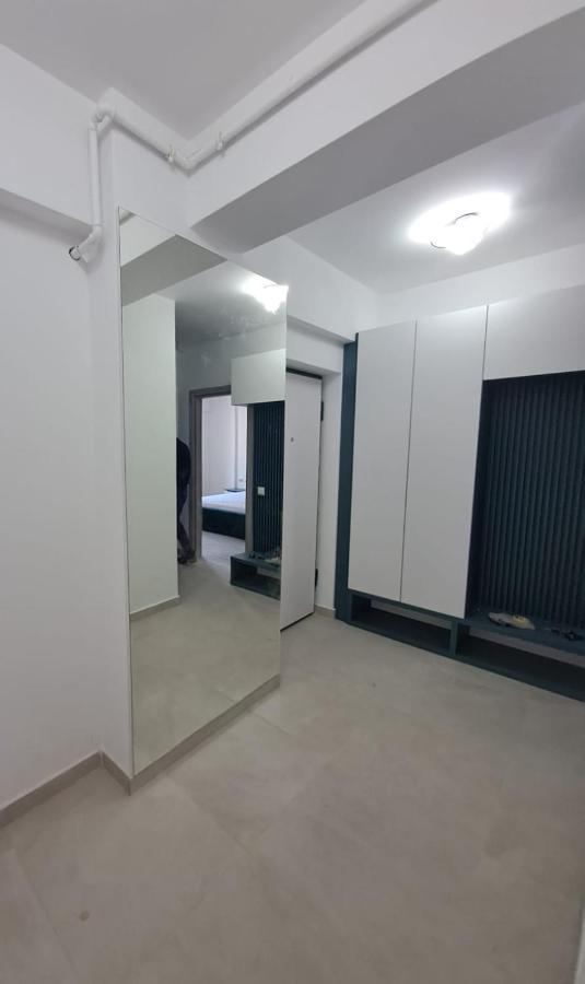 Happy Rental Apartments 2 크라이오바 외부 사진