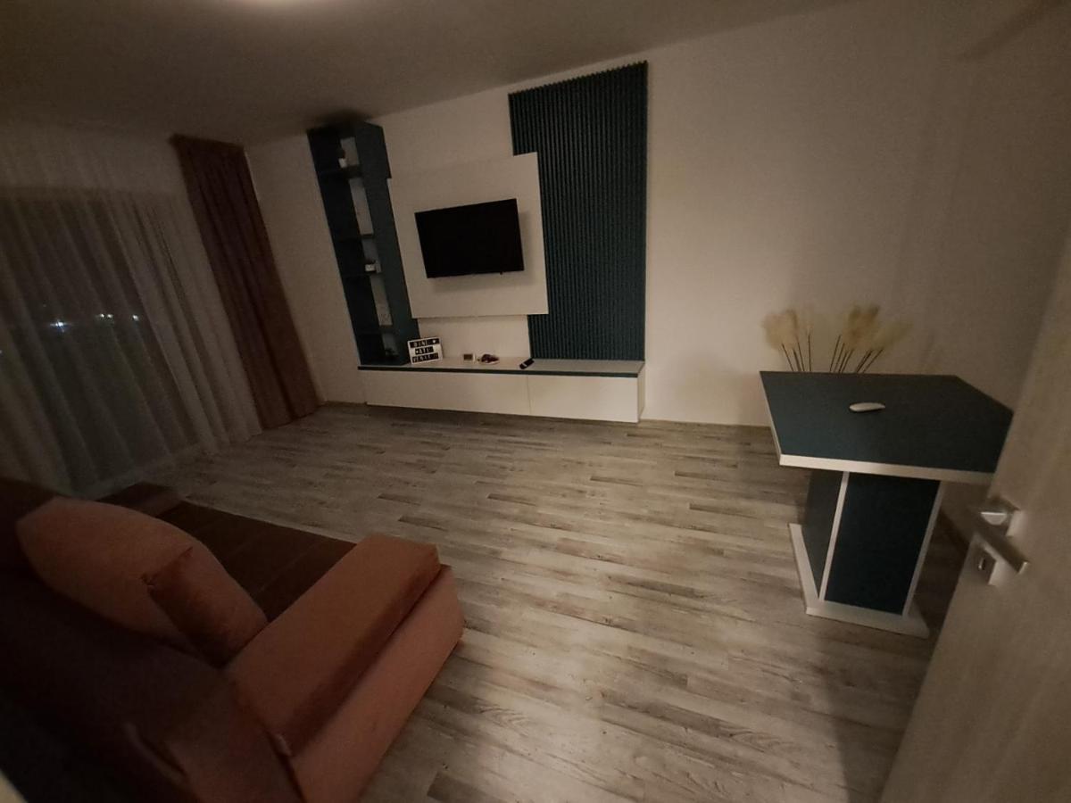 Happy Rental Apartments 2 크라이오바 외부 사진