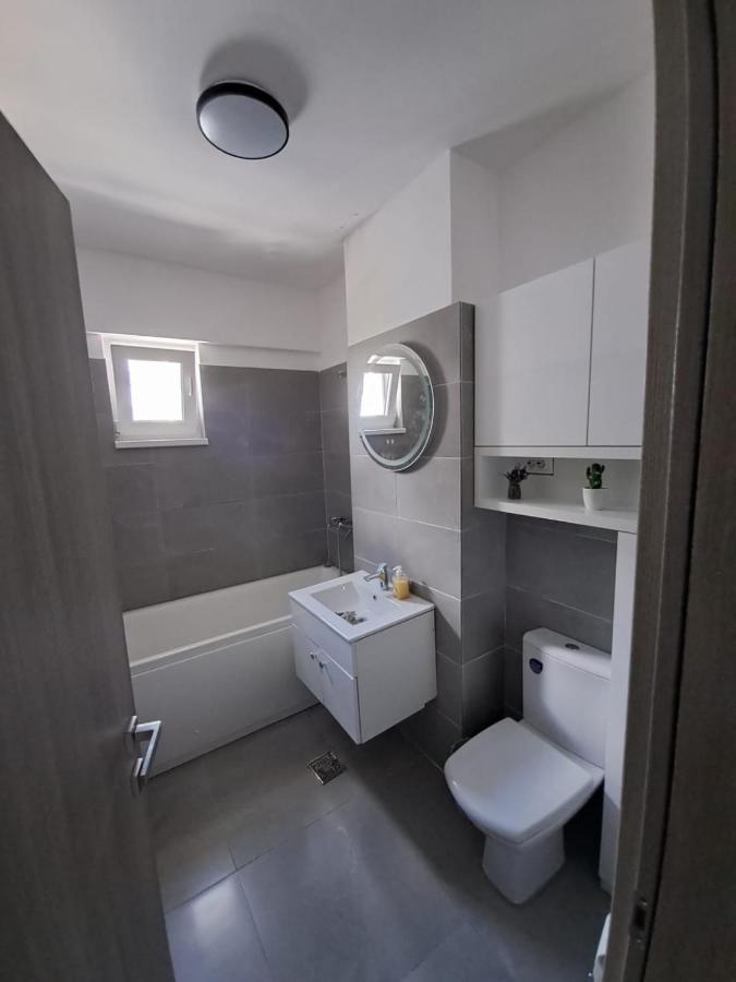 Happy Rental Apartments 2 크라이오바 외부 사진